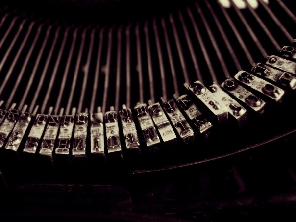 typewriter-1245894_1920